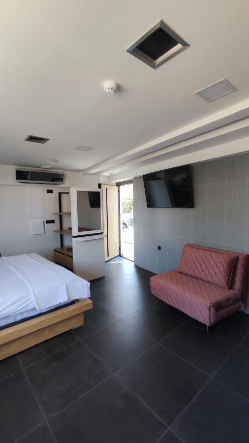 Summertime Signature Suites Agia Marina 외부 사진