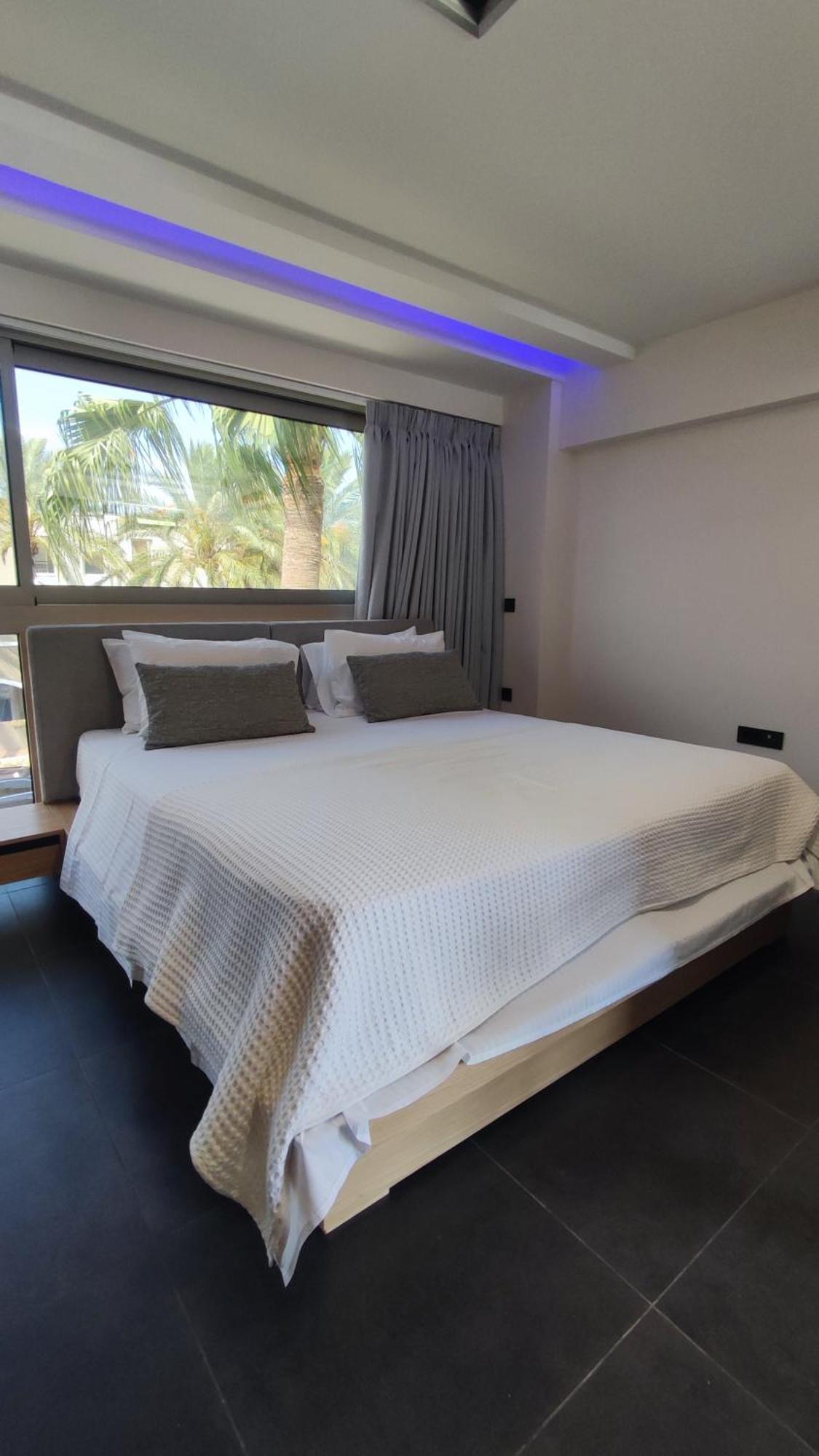 Summertime Signature Suites Agia Marina 외부 사진