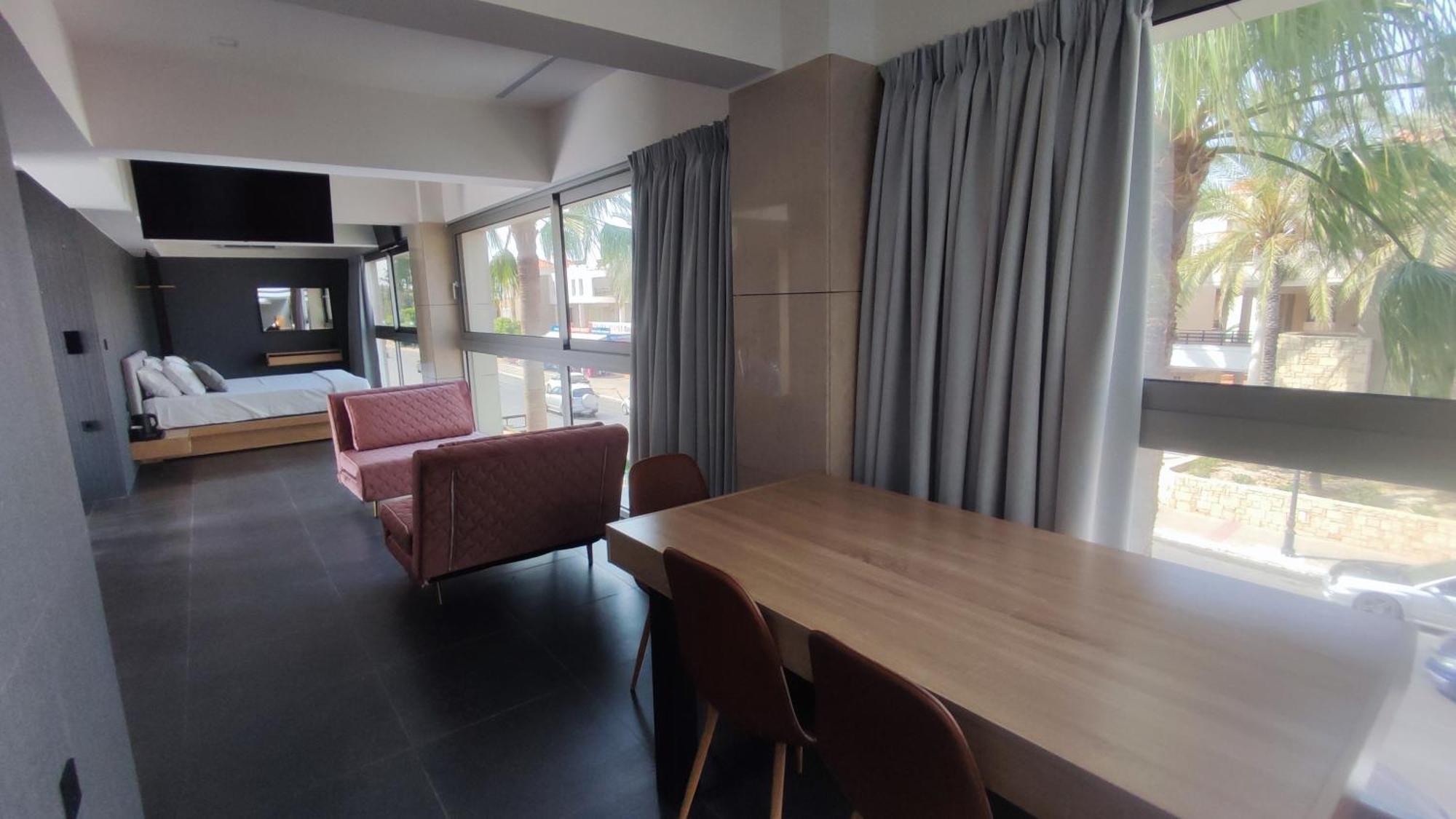 Summertime Signature Suites Agia Marina 외부 사진