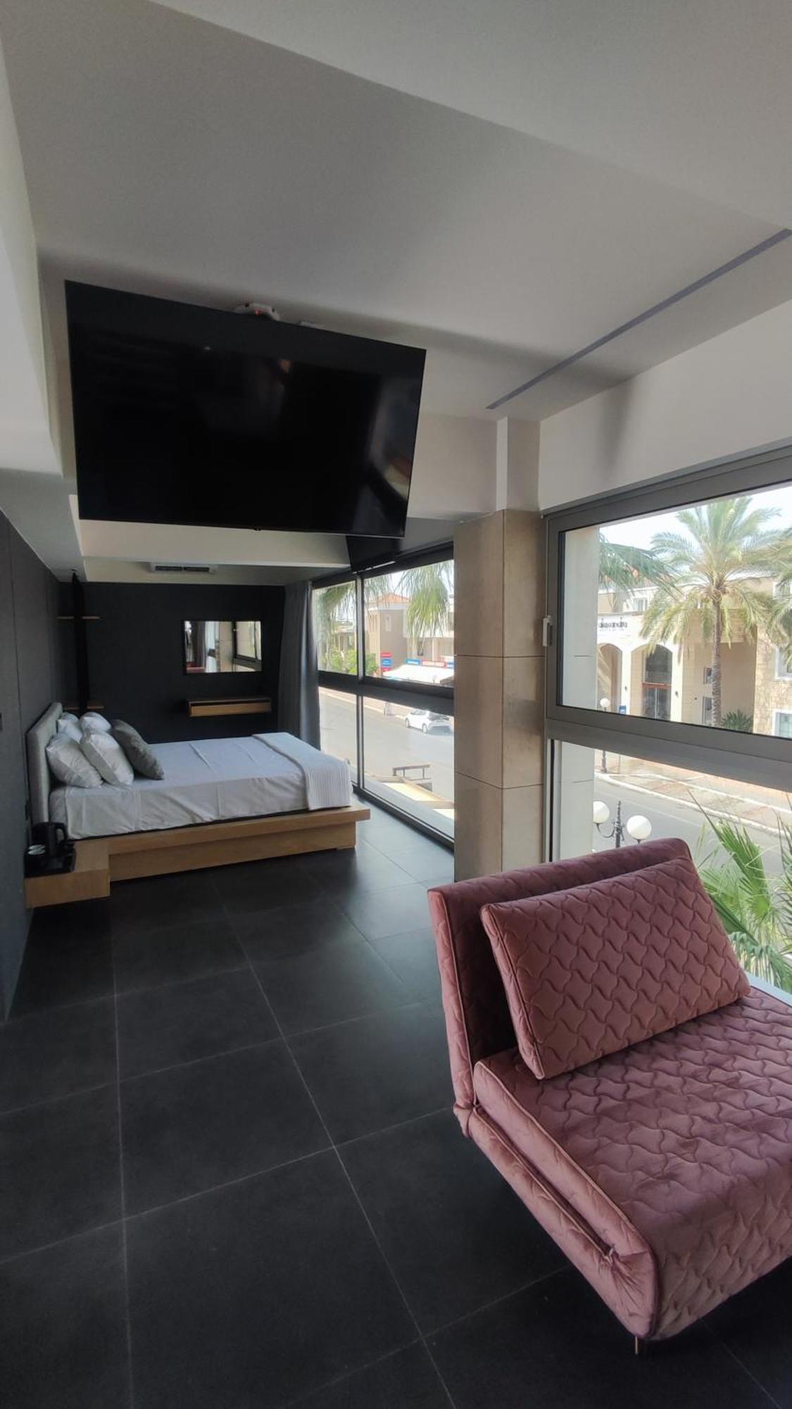 Summertime Signature Suites Agia Marina 외부 사진